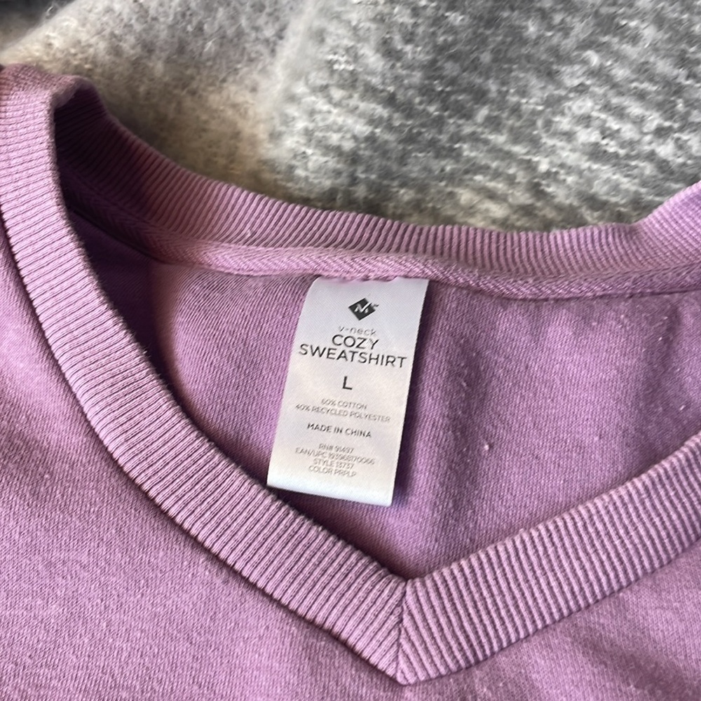 Purple Sweatshirt With Patchwork Design - image 3